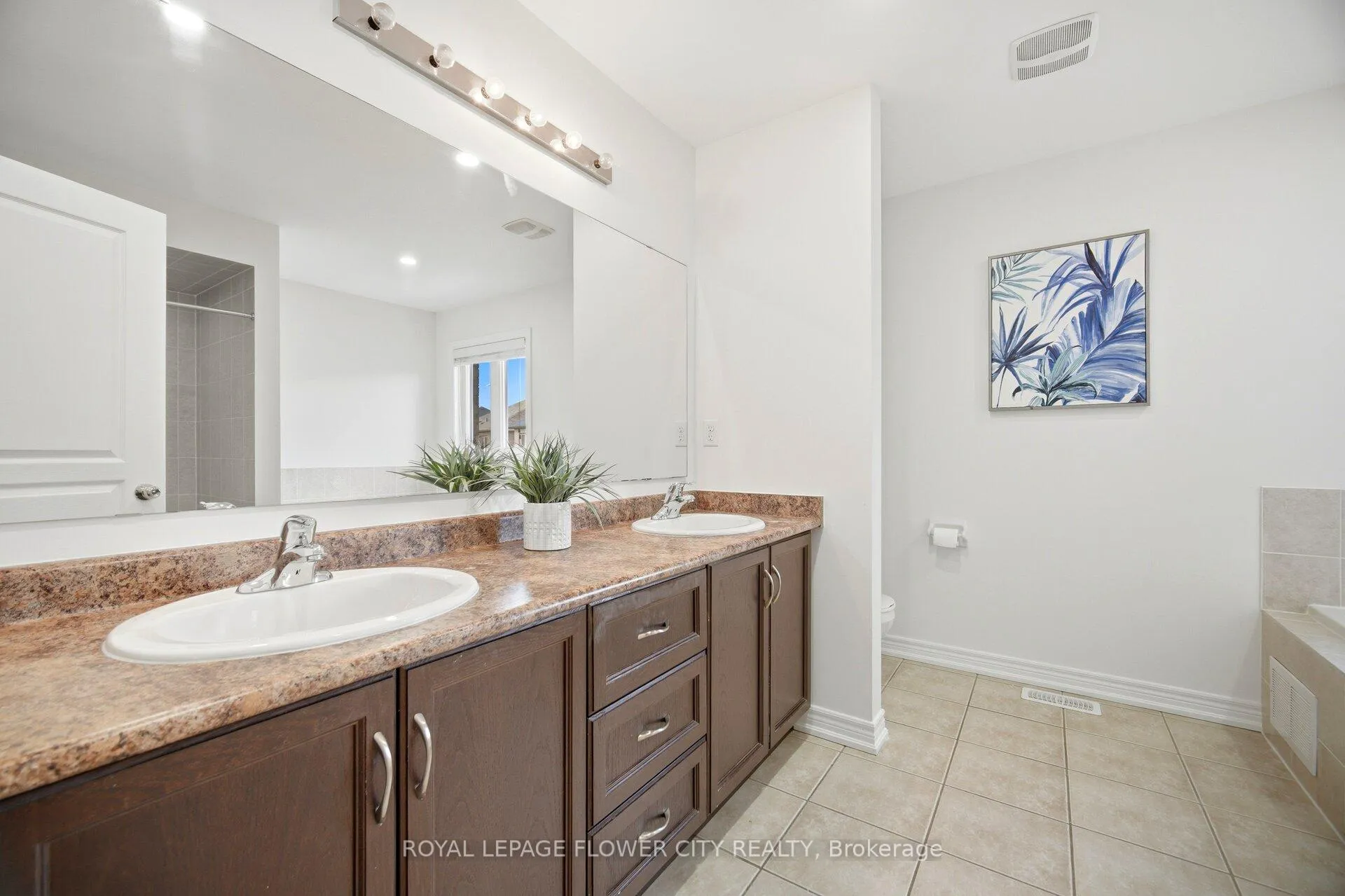 Photo 17 of 150 Bellchase Trail, Brampton, Bram East — HOMEH