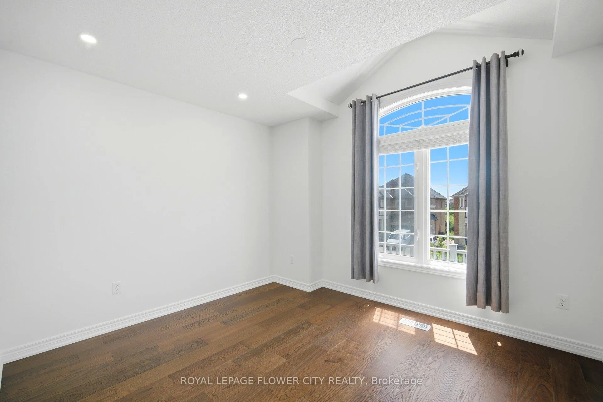 Photo 25 of 150 Bellchase Trail, Brampton, Bram East — HOMEH