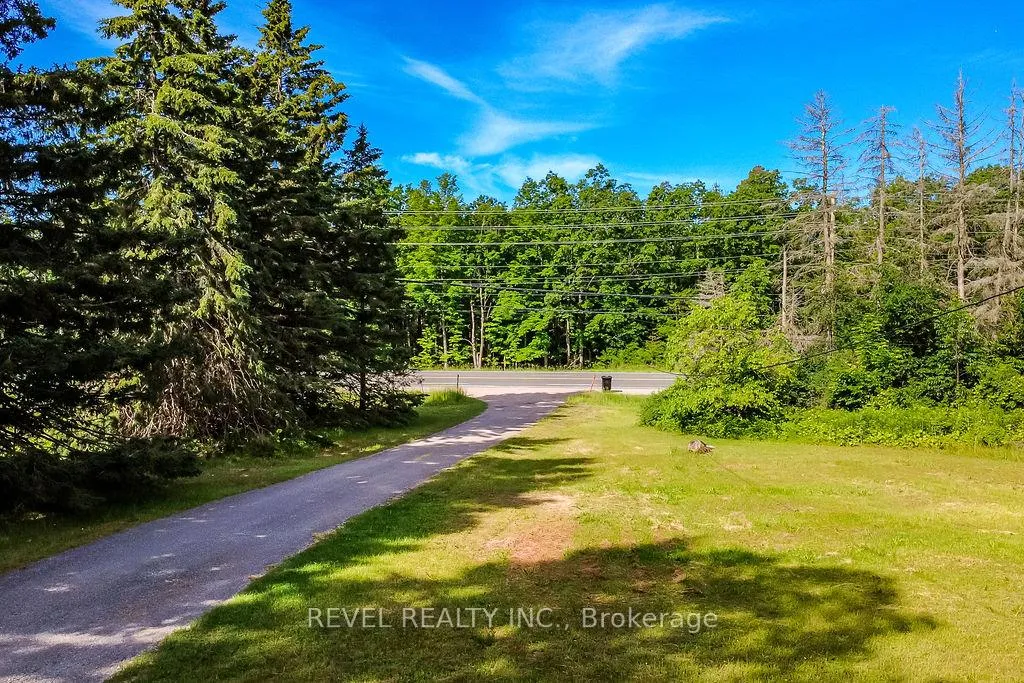Photo 2 of 11553 County Road 27, Springwater, Midhurst — HOMEH