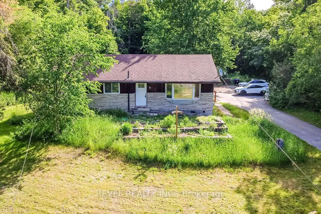 Photo 3 of 11553 County Road 27, Springwater, Midhurst — HOMEH