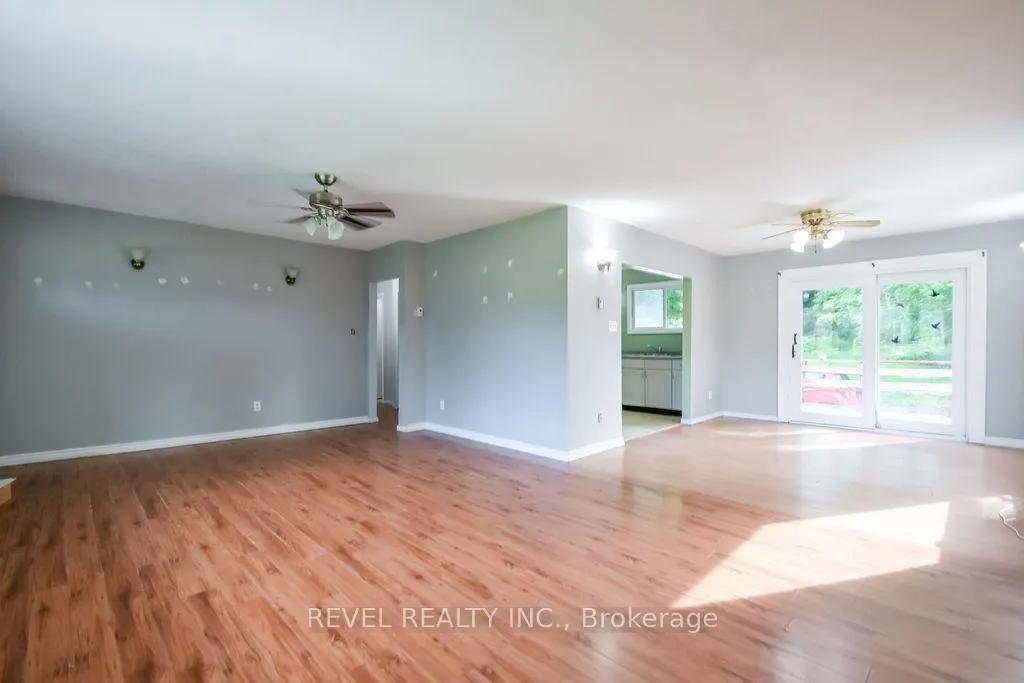 Photo 8 of 11553 County Road 27, Springwater, Midhurst — HOMEH