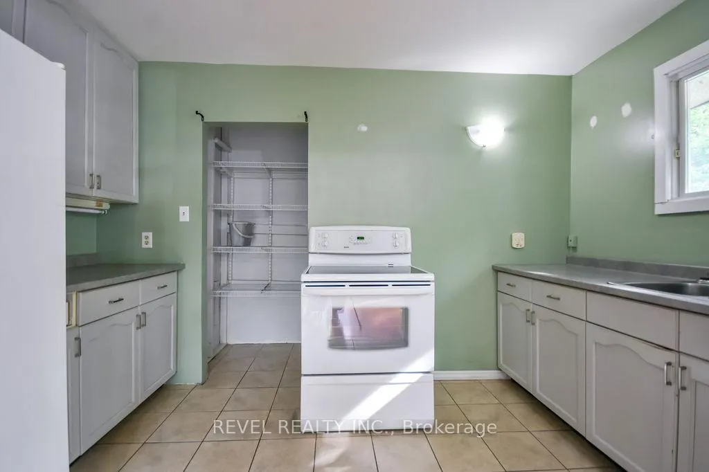 Photo 11 of 11553 County Road 27, Springwater, Midhurst — HOMEH