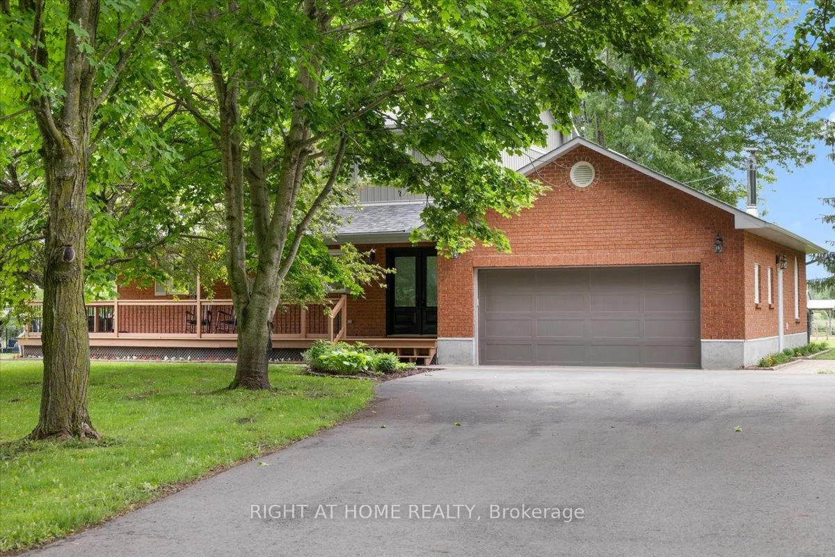Photo 1 of 321 Stanley Crescent, Russell, Russell Twp — HOMEH
