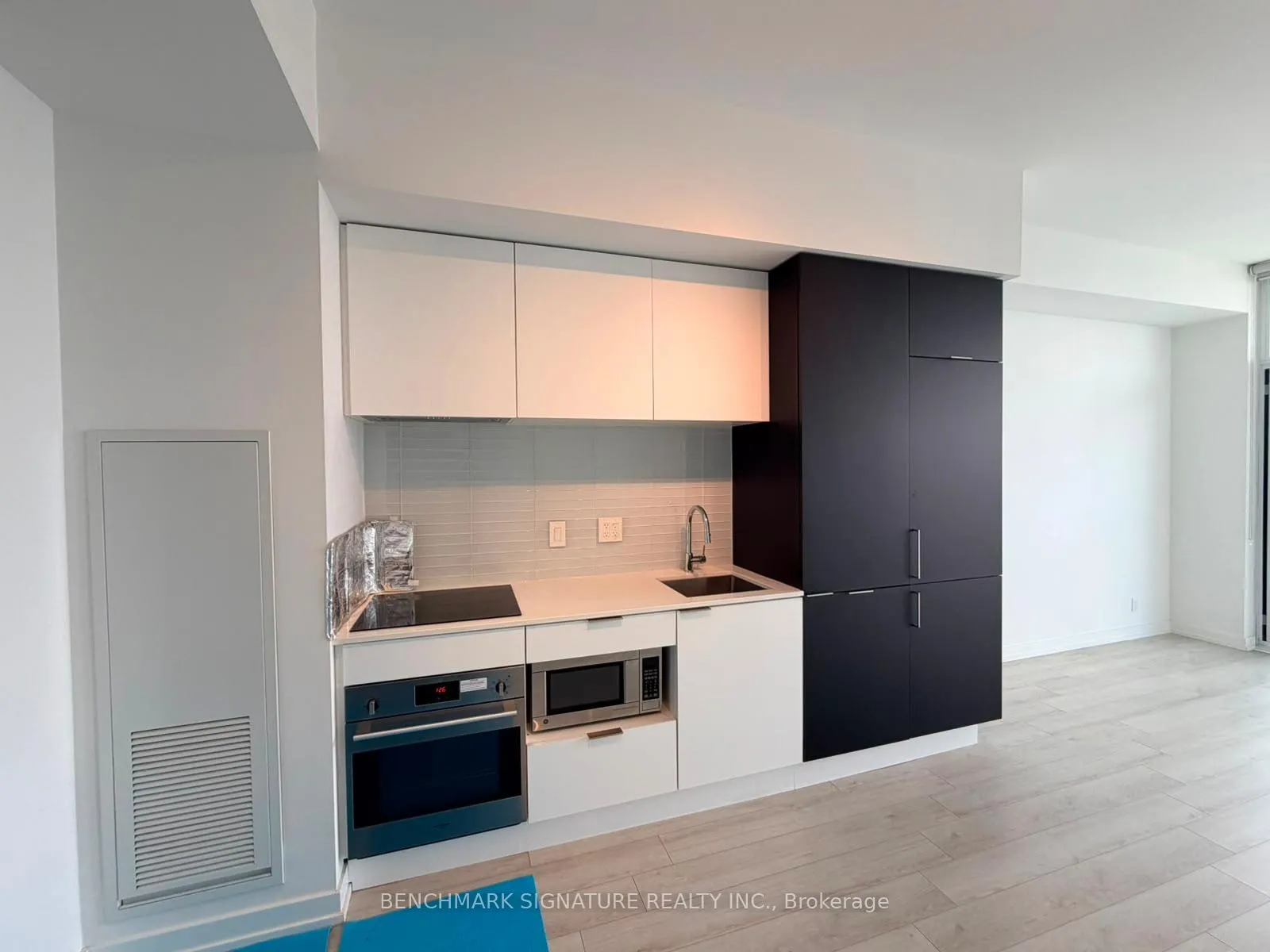 Photo 1 of Unit 2613, 33 Helendale Avenue, Toronto, Yonge-Eglinton — HOMEH