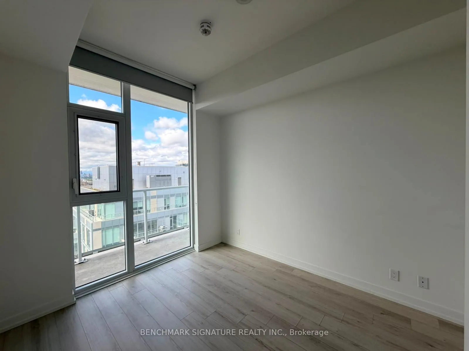 Photo 6 of Unit 2613, 33 Helendale Avenue, Toronto, Yonge-Eglinton — HOMEH