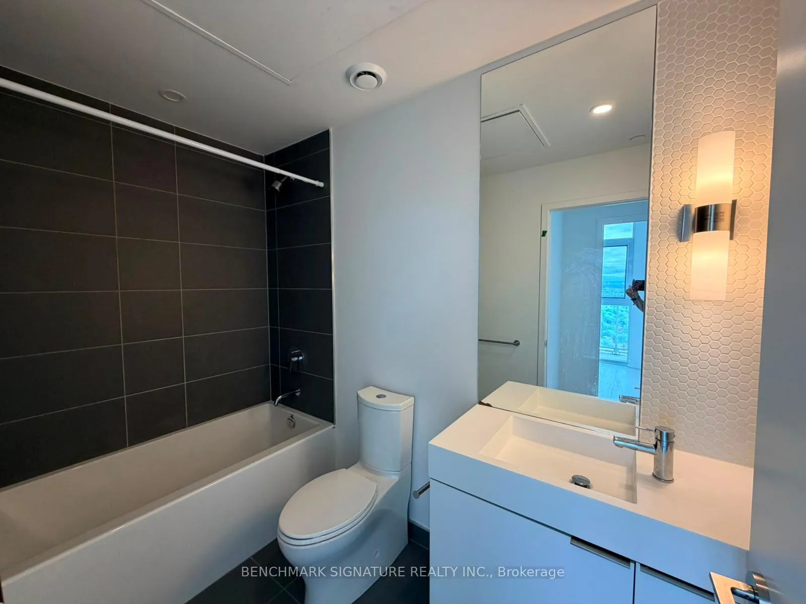 Photo 7 of Unit 2613, 33 Helendale Avenue, Toronto, Yonge-Eglinton — HOMEH