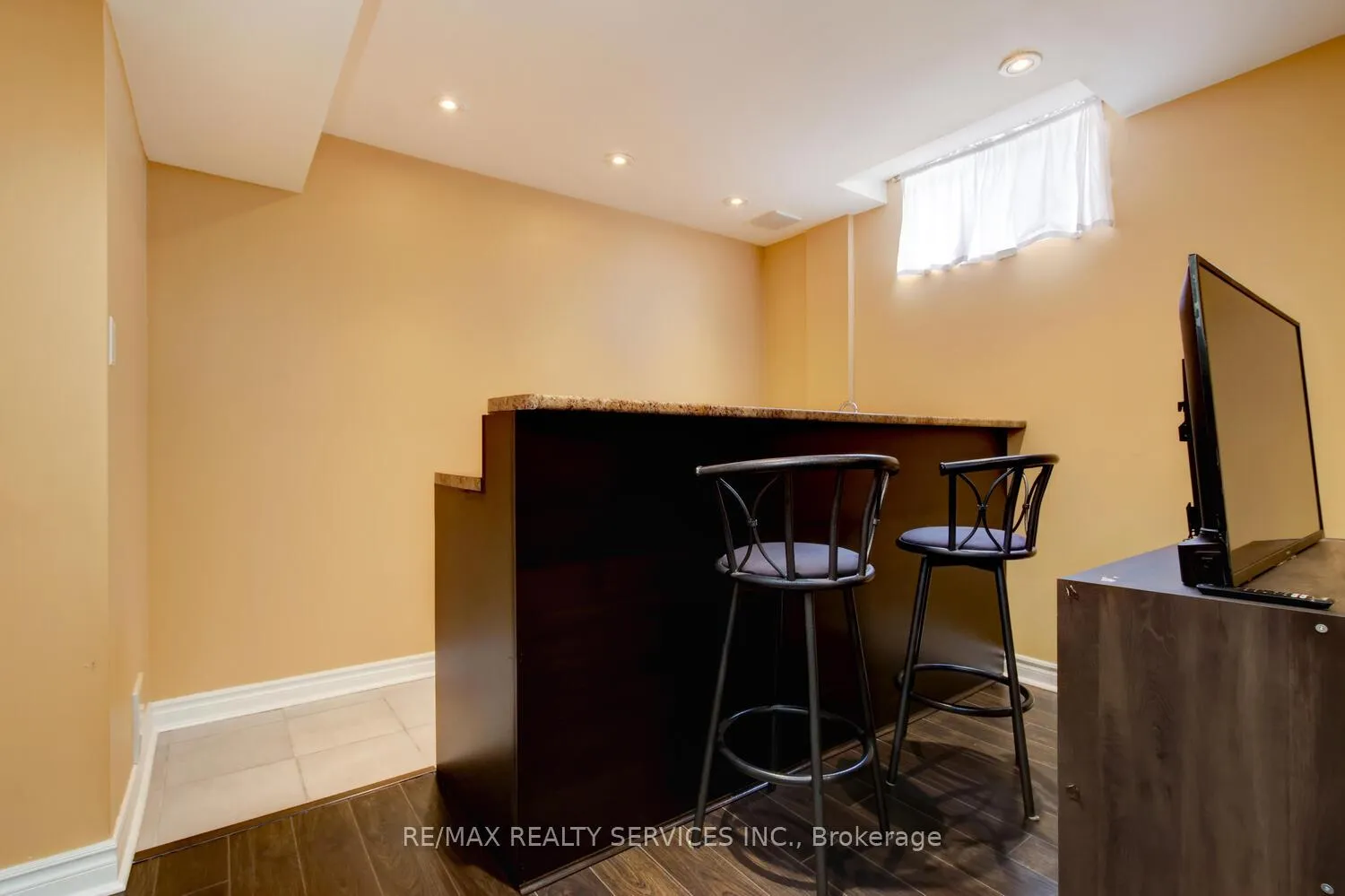 Photo 37 of 47 Cape Dorset Crescent, Brampton, Sandringham-Wellington — HOMEH