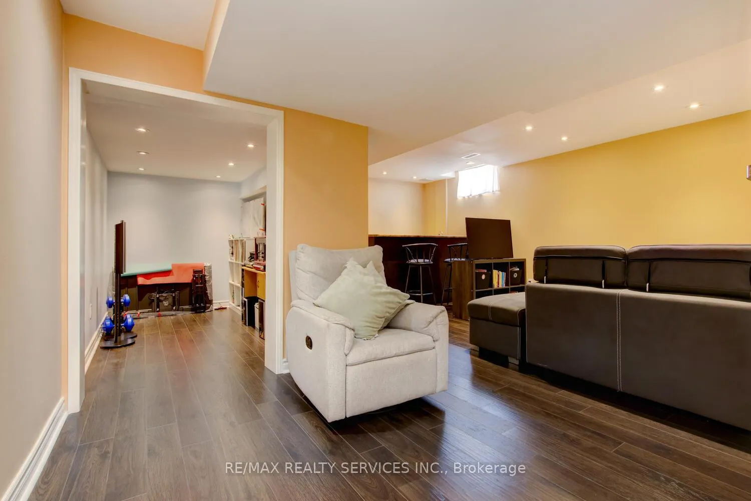 Photo 42 of 47 Cape Dorset Crescent, Brampton, Sandringham-Wellington — HOMEH