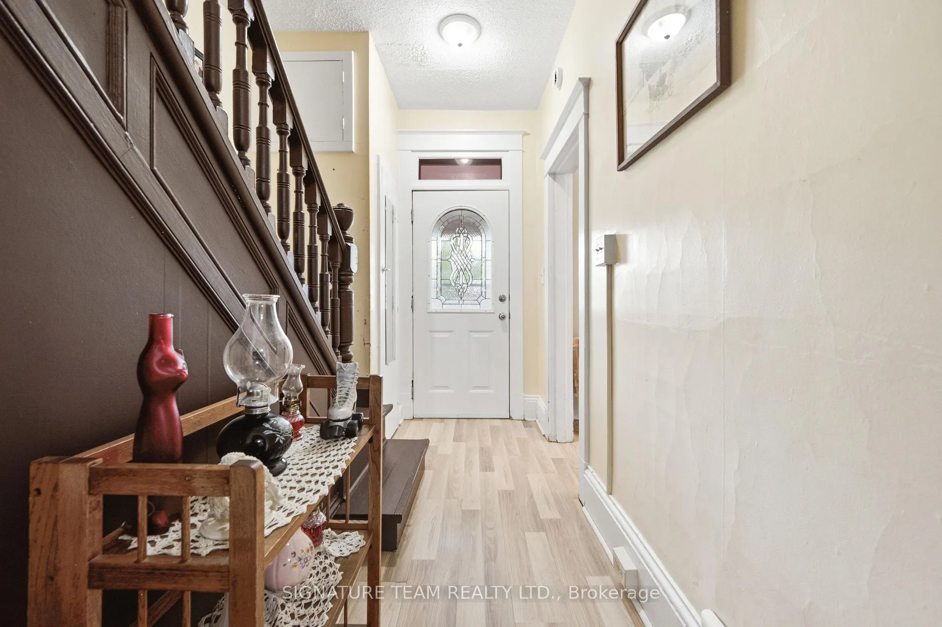 Photo 3 of 652 Moffat Street, Pembroke, Pembroke — HOMEH