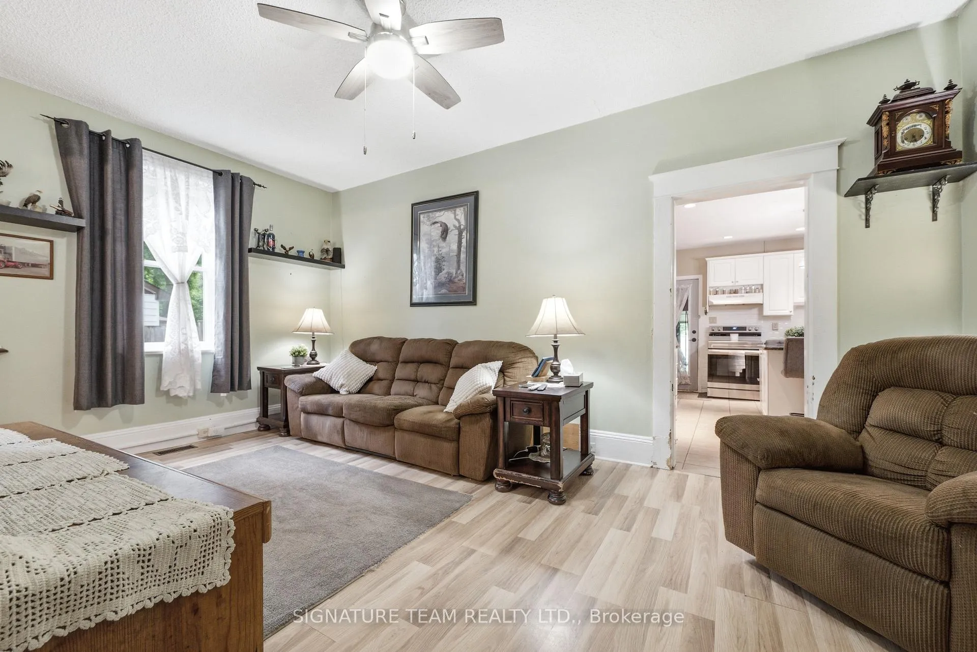 Photo 11 of 652 Moffat Street, Pembroke, Pembroke — HOMEH
