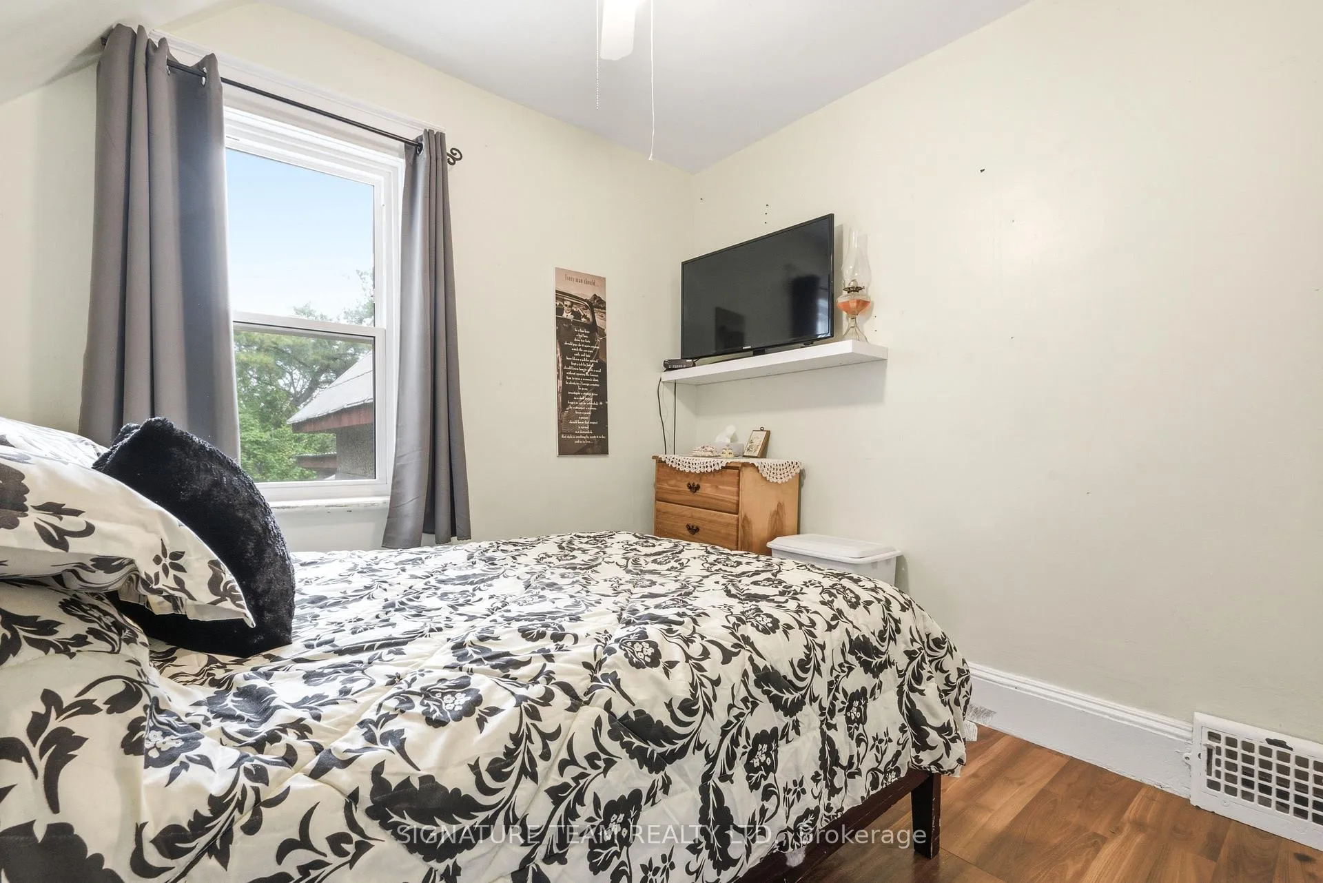 Photo 21 of 652 Moffat Street, Pembroke, Pembroke — HOMEH