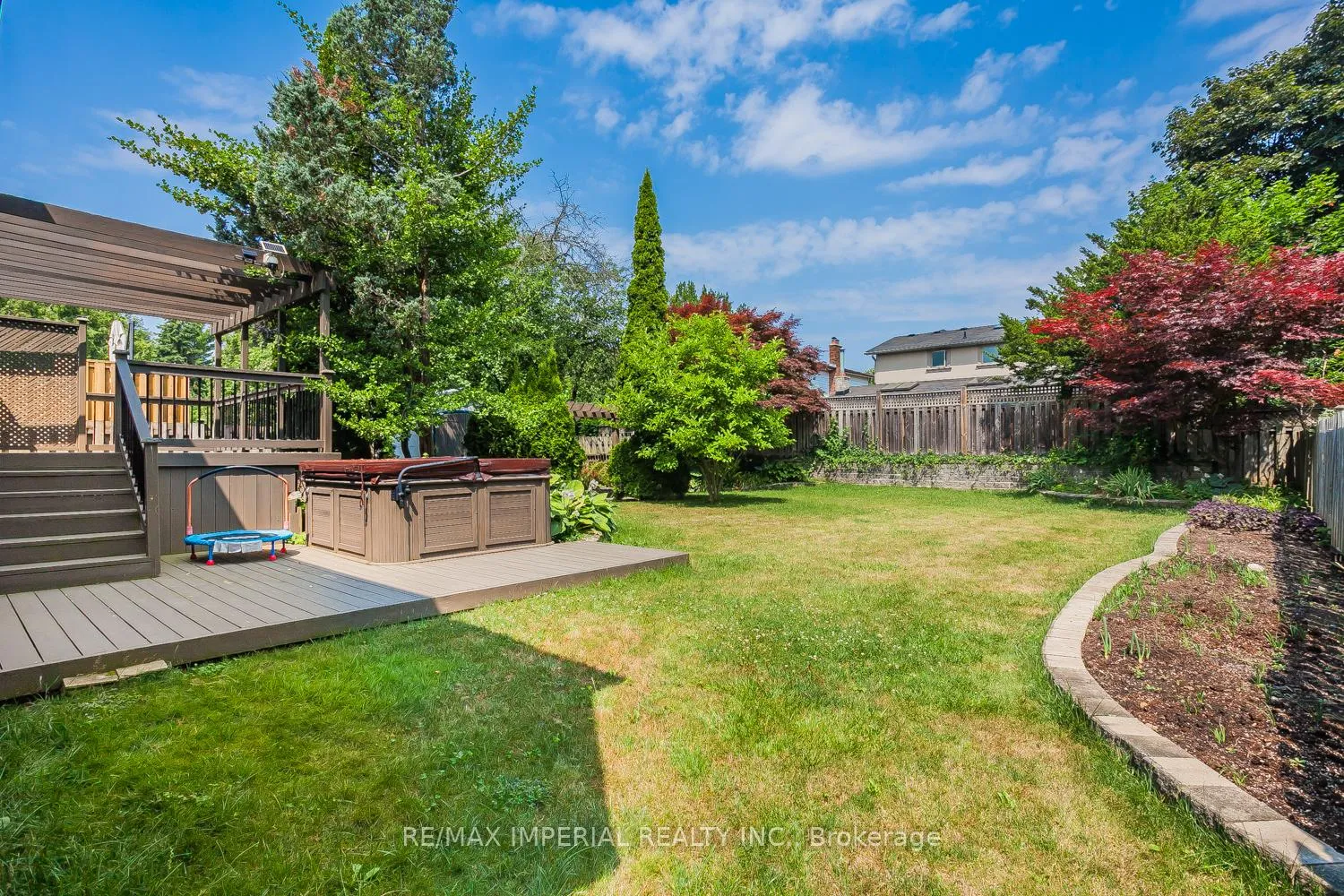 Photo 3 of 48 Carlton Road, Markham, Unionville — HOMEH