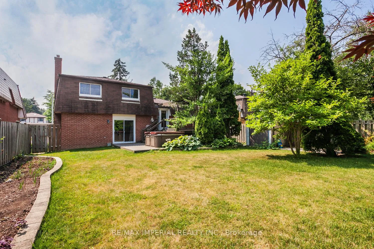 Photo 4 of 48 Carlton Road, Markham, Unionville — HOMEH