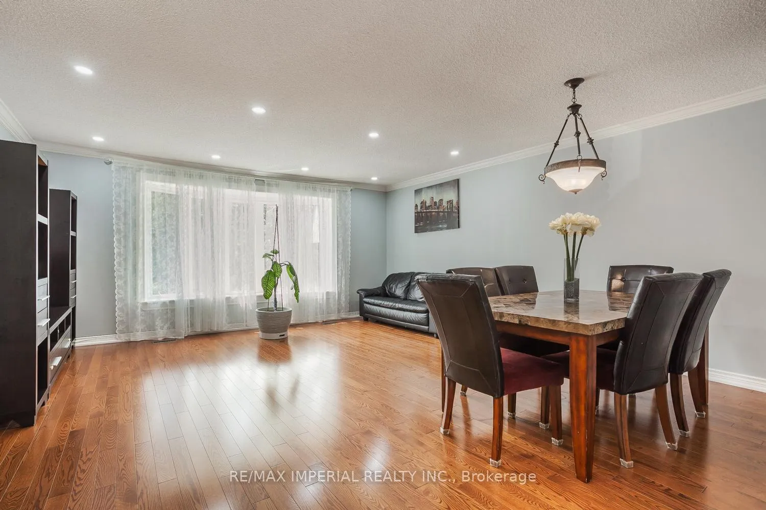 Photo 6 of 48 Carlton Road, Markham, Unionville — HOMEH