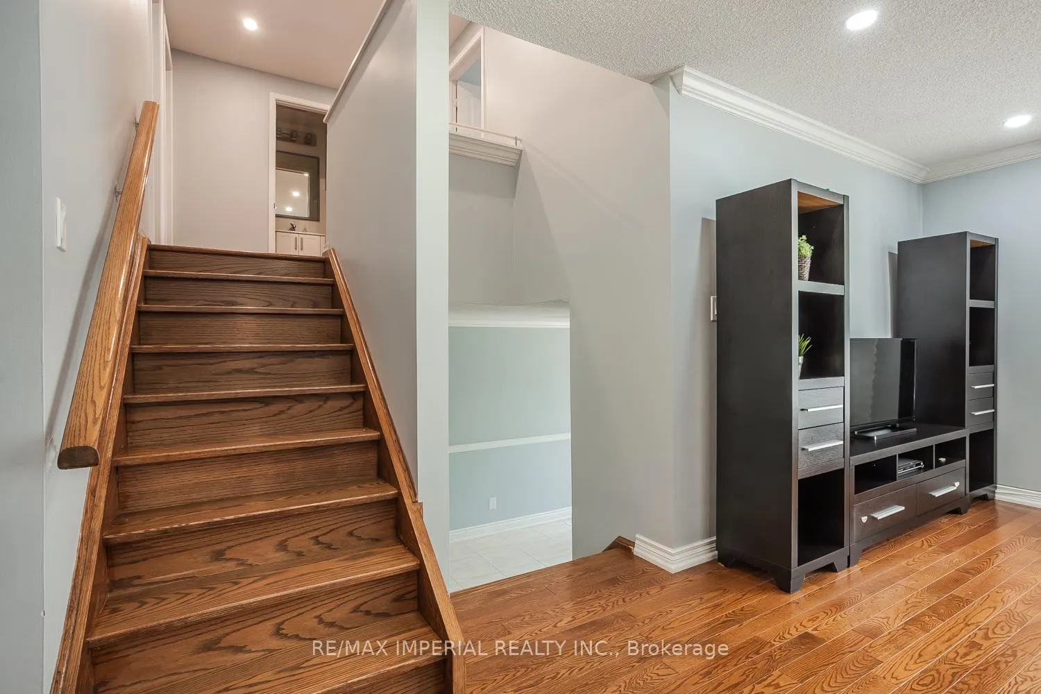 Photo 10 of 48 Carlton Road, Markham, Unionville — HOMEH