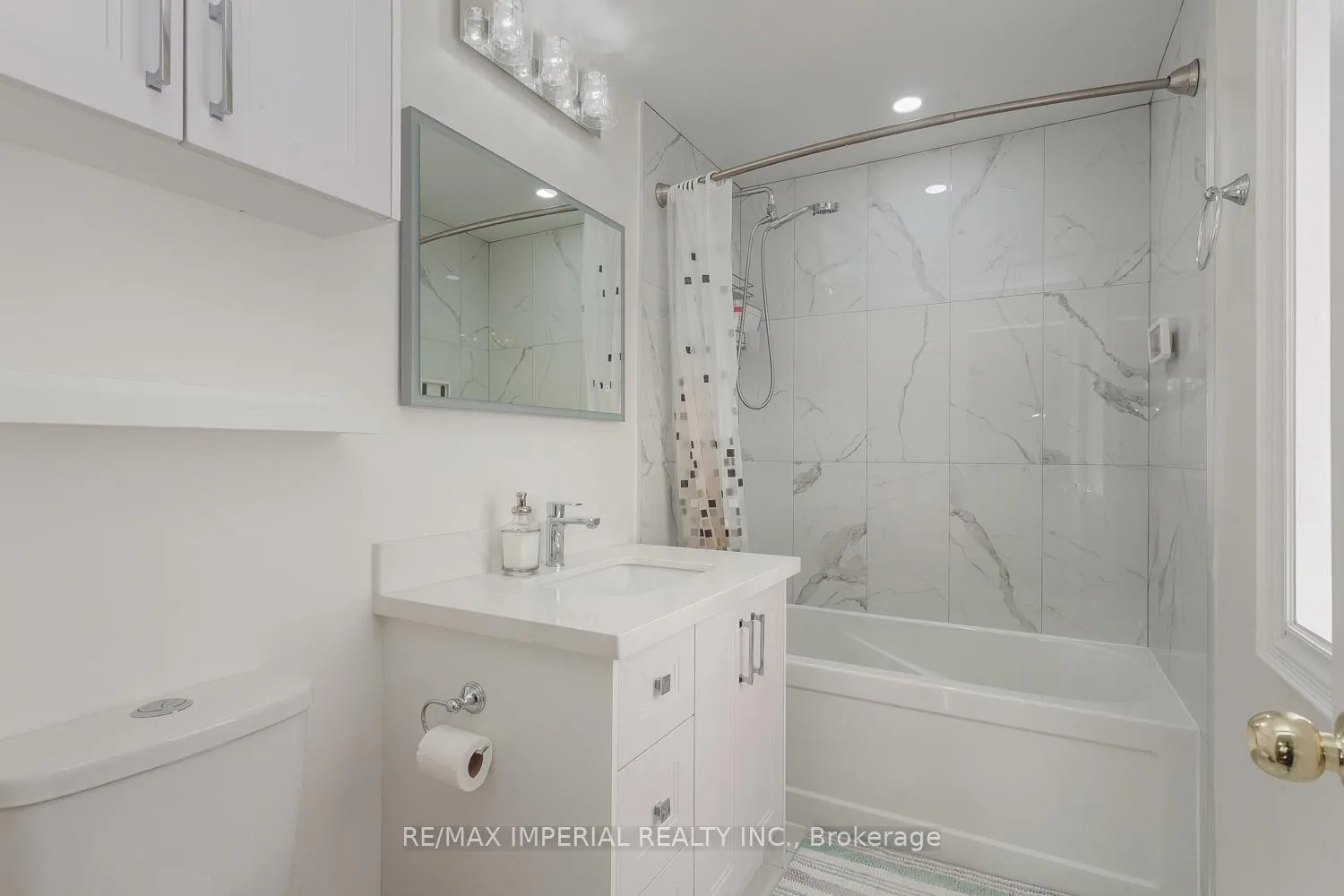 Photo 15 of 48 Carlton Road, Markham, Unionville — HOMEH