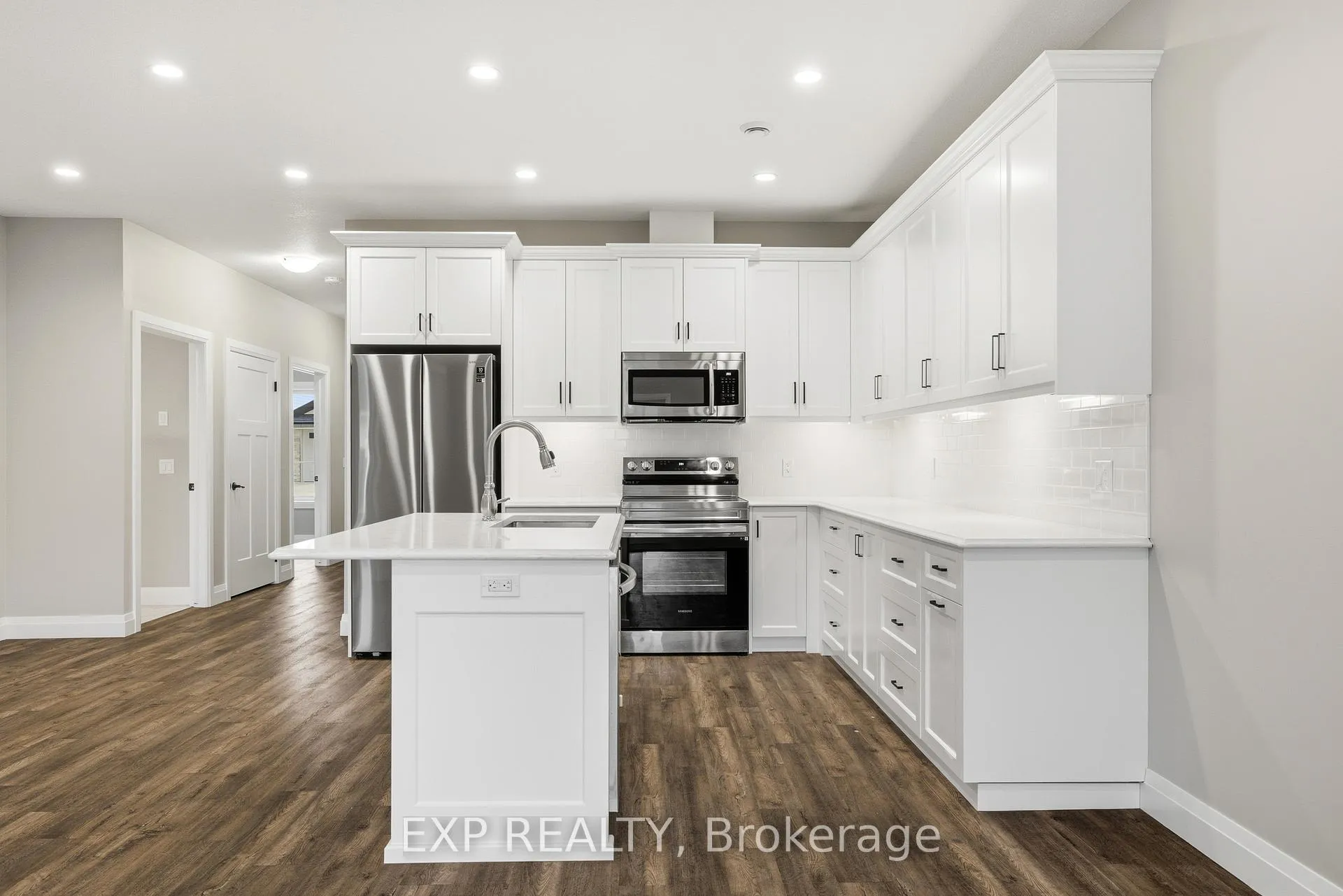 Photo 11 of 305 Henry Street S, Minto — HOMEH