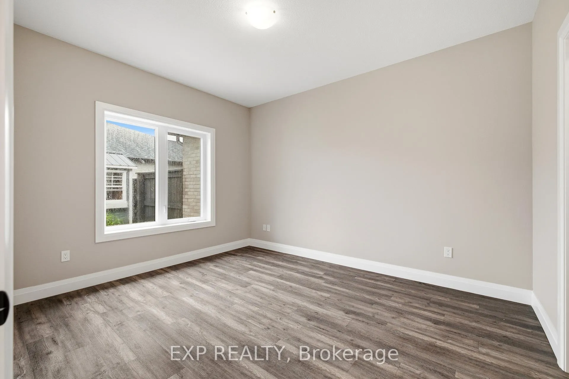 Photo 16 of 305 Henry Street S, Minto — HOMEH