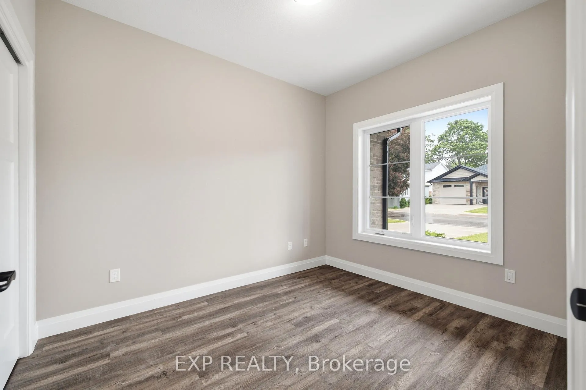 Photo 19 of 305 Henry Street S, Minto — HOMEH