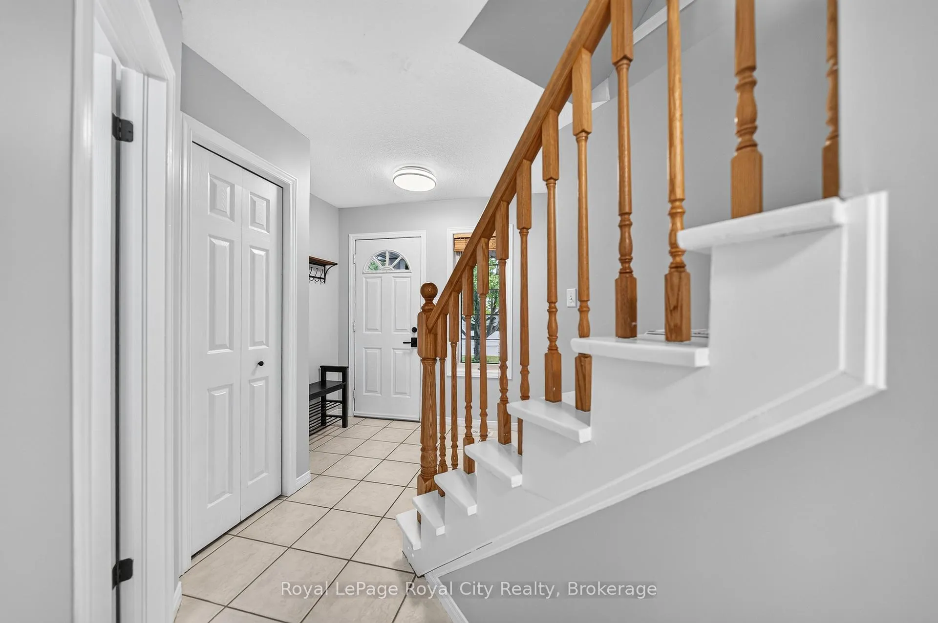 Photo 5 of 15 Camm Crescent, Guelph, Pineridge/Westminster Woods — HOMEH