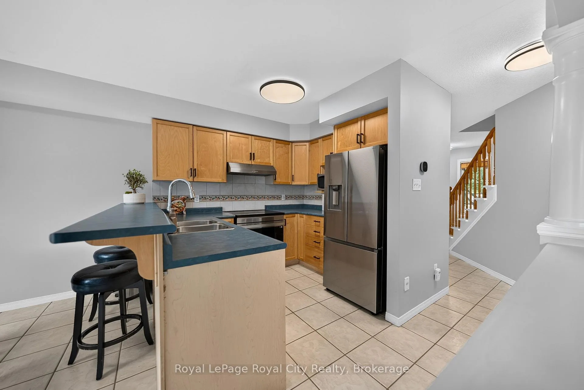 Photo 12 of 15 Camm Crescent, Guelph, Pineridge/Westminster Woods — HOMEH