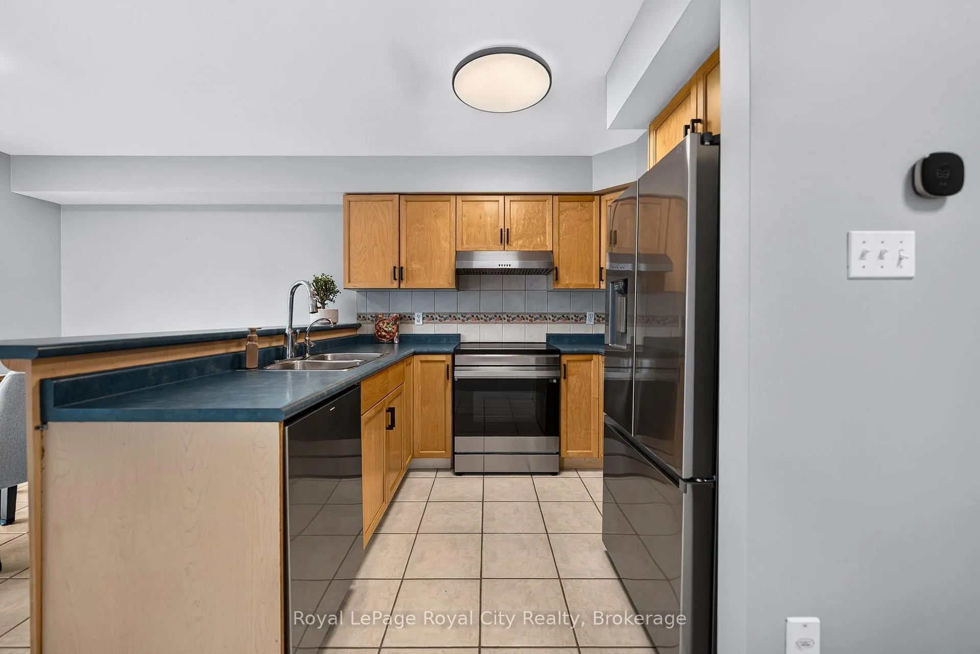 Photo 13 of 15 Camm Crescent, Guelph, Pineridge/Westminster Woods — HOMEH