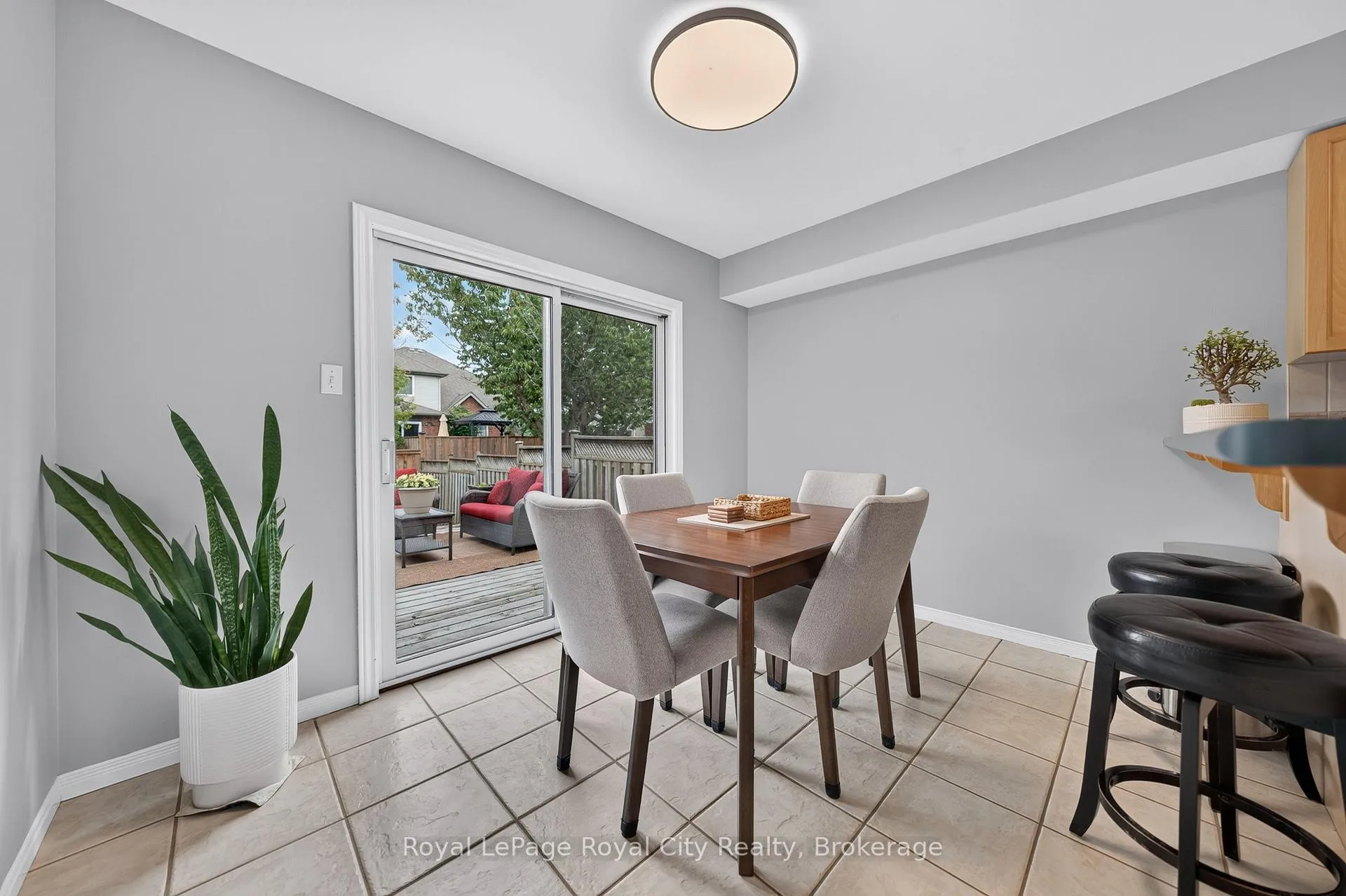 Photo 17 of 15 Camm Crescent, Guelph, Pineridge/Westminster Woods — HOMEH