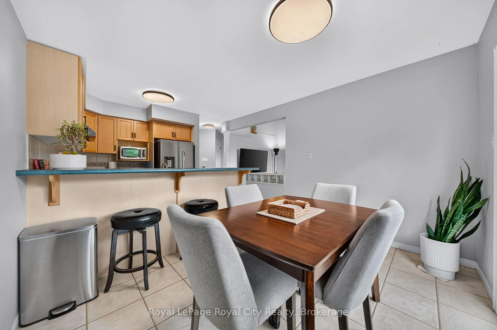 Photo 18 of 15 Camm Crescent, Guelph, Pineridge/Westminster Woods — HOMEH