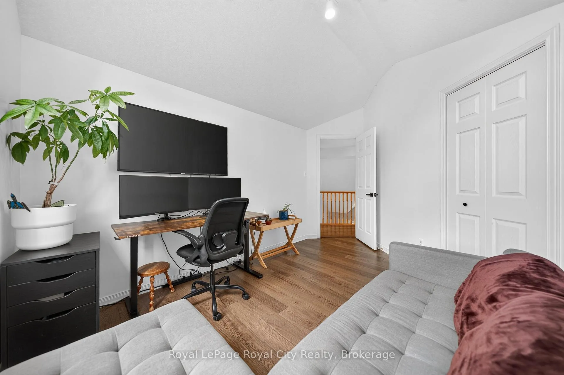 Photo 25 of 15 Camm Crescent, Guelph, Pineridge/Westminster Woods — HOMEH