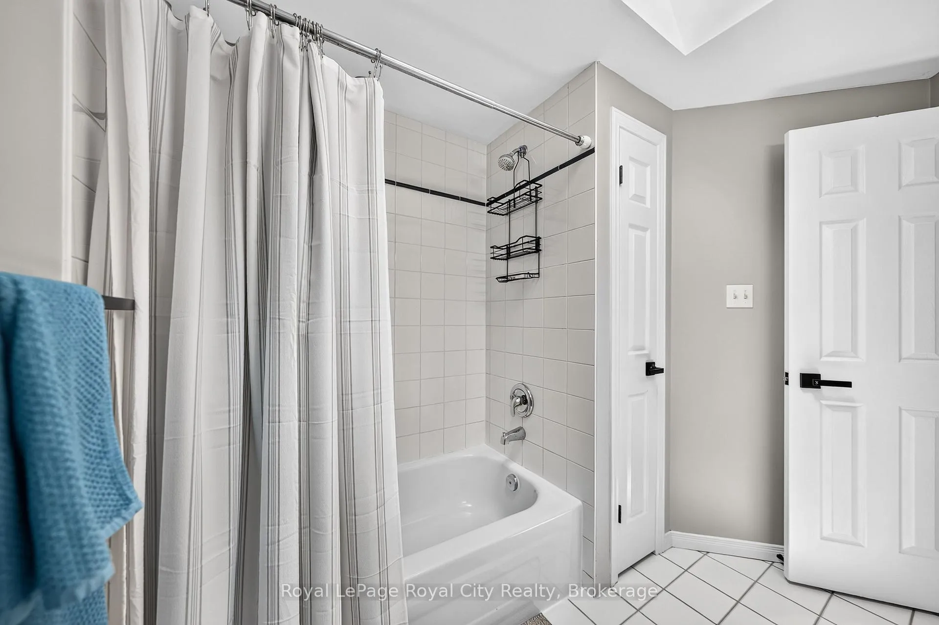 Photo 29 of 15 Camm Crescent, Guelph, Pineridge/Westminster Woods — HOMEH