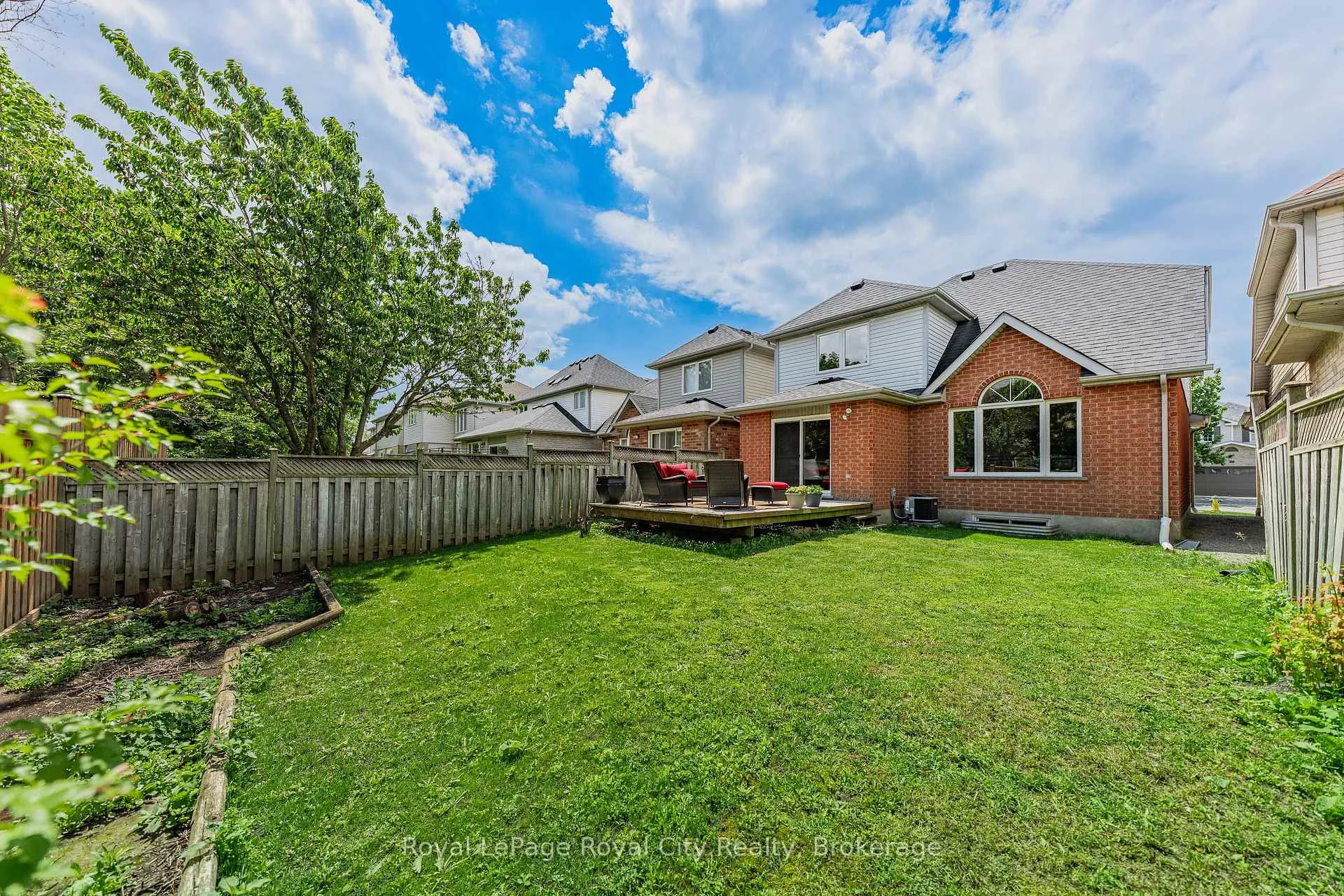 Photo 39 of 15 Camm Crescent, Guelph, Pineridge/Westminster Woods — HOMEH