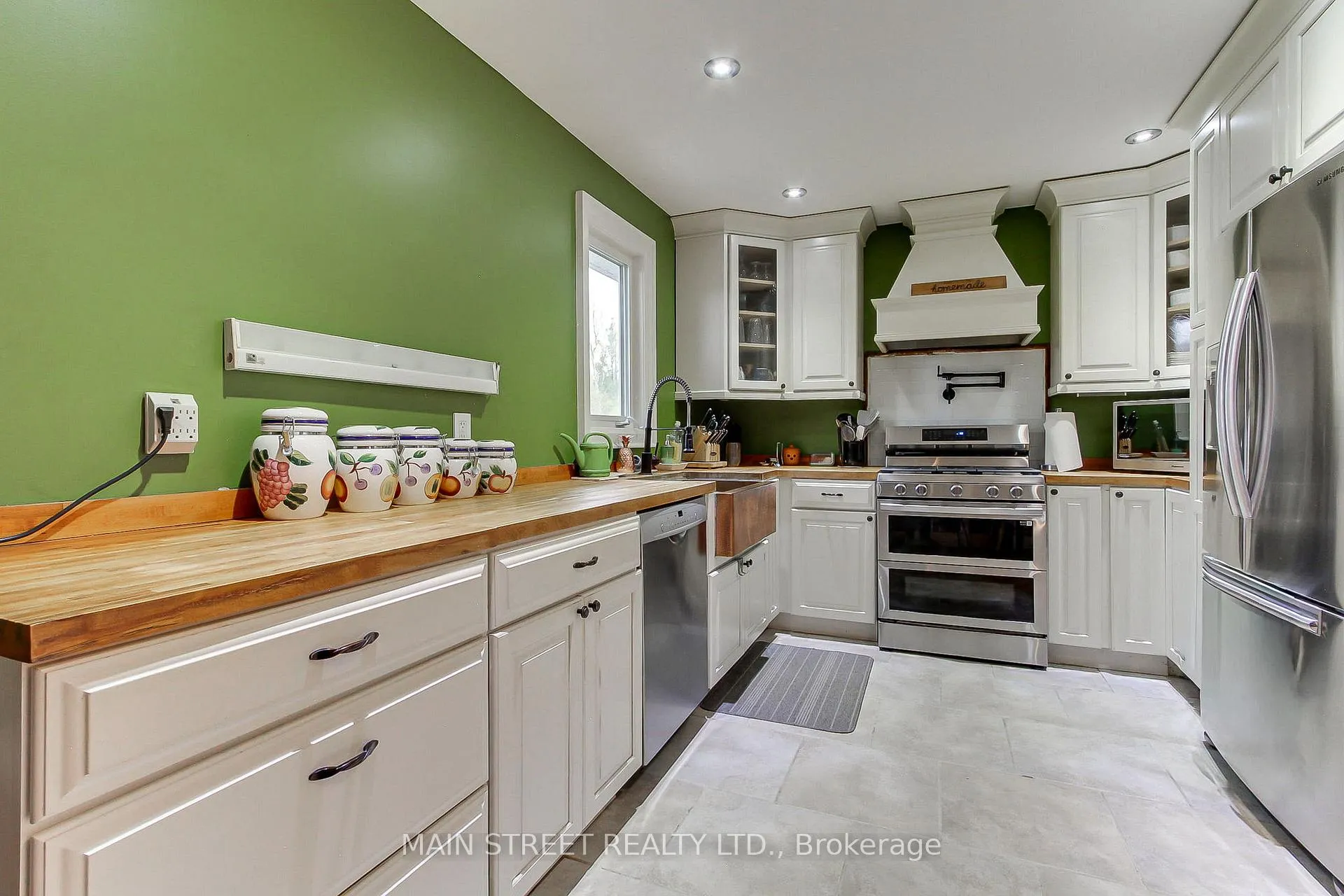 Photo 10 of 1 Mustard Street, Uxbridge, Rural Uxbridge — HOMEH