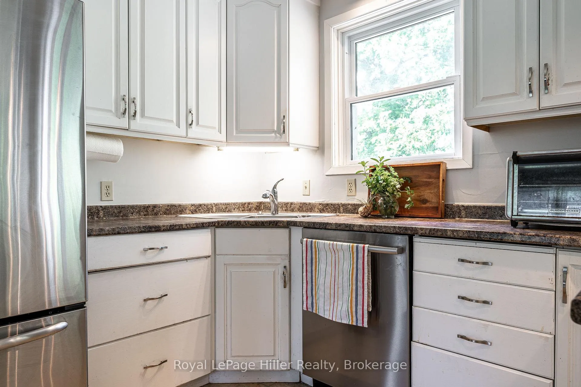 Photo 16 of 217 Norman Street, Stratford — HOMEH