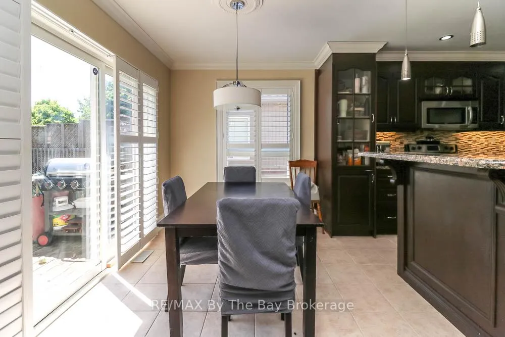 Photo 10 of 121 Royal Beech Drive, Wasaga Beach — HOMEH