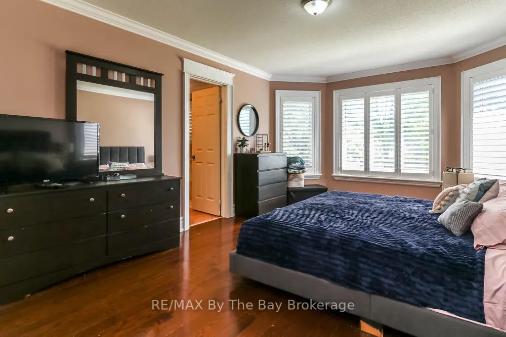 Photo 13 of 121 Royal Beech Drive, Wasaga Beach — HOMEH