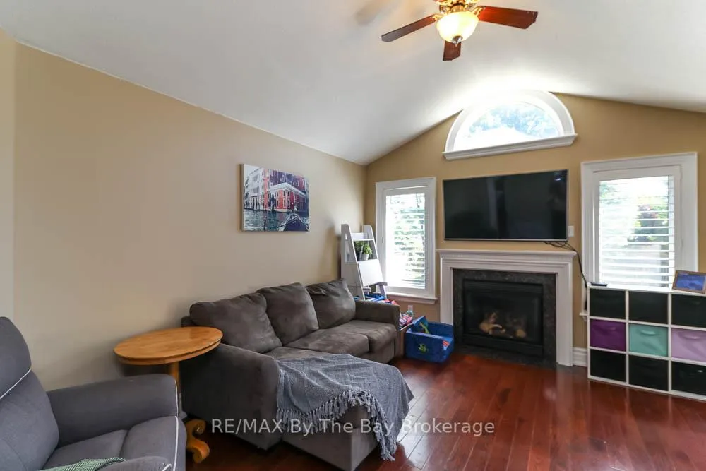 Photo 17 of 121 Royal Beech Drive, Wasaga Beach — HOMEH
