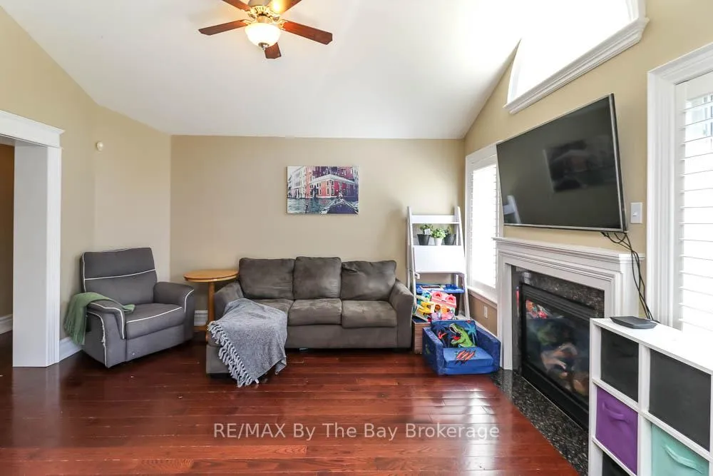 Photo 18 of 121 Royal Beech Drive, Wasaga Beach — HOMEH