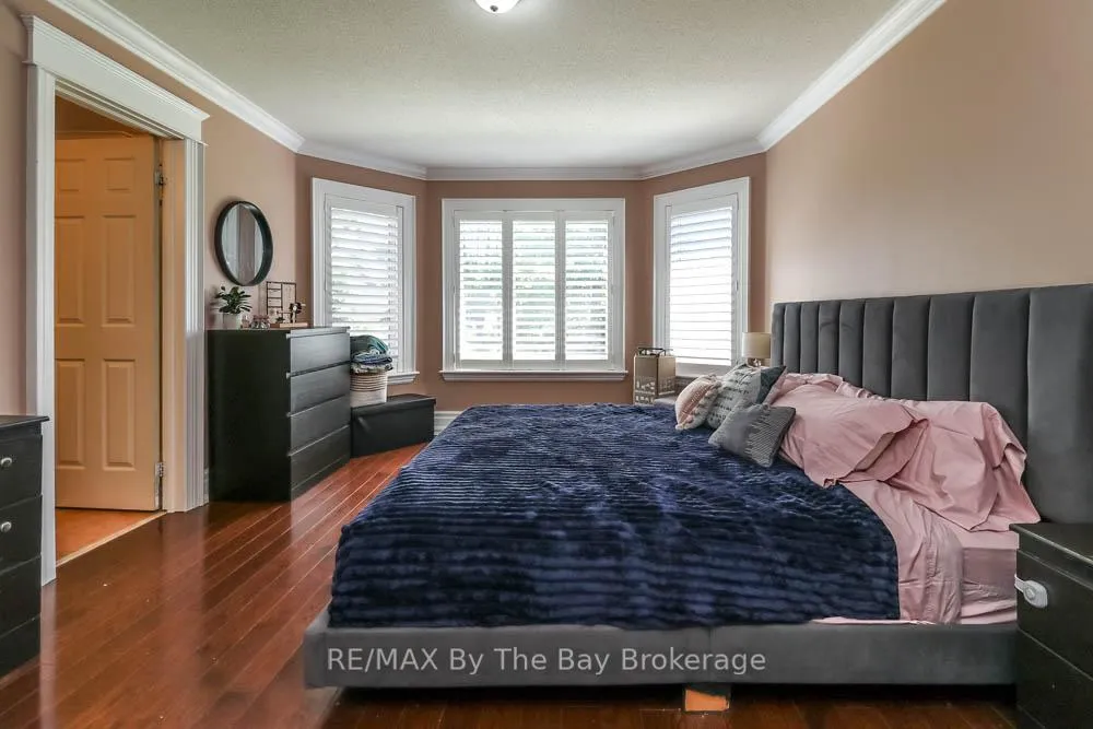 Photo 19 of 121 Royal Beech Drive, Wasaga Beach — HOMEH