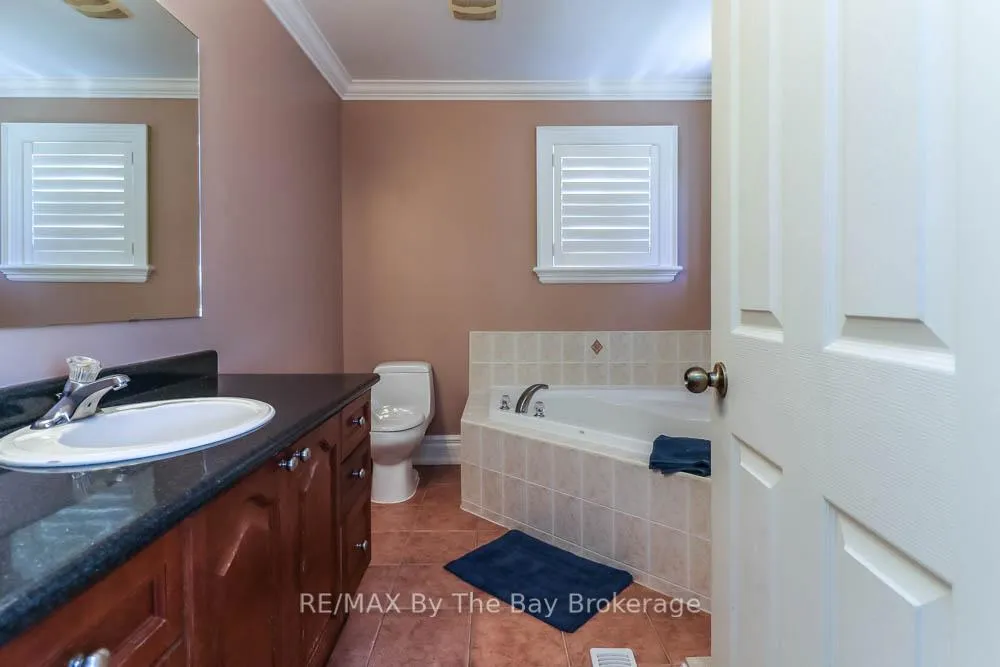 Photo 20 of 121 Royal Beech Drive, Wasaga Beach — HOMEH