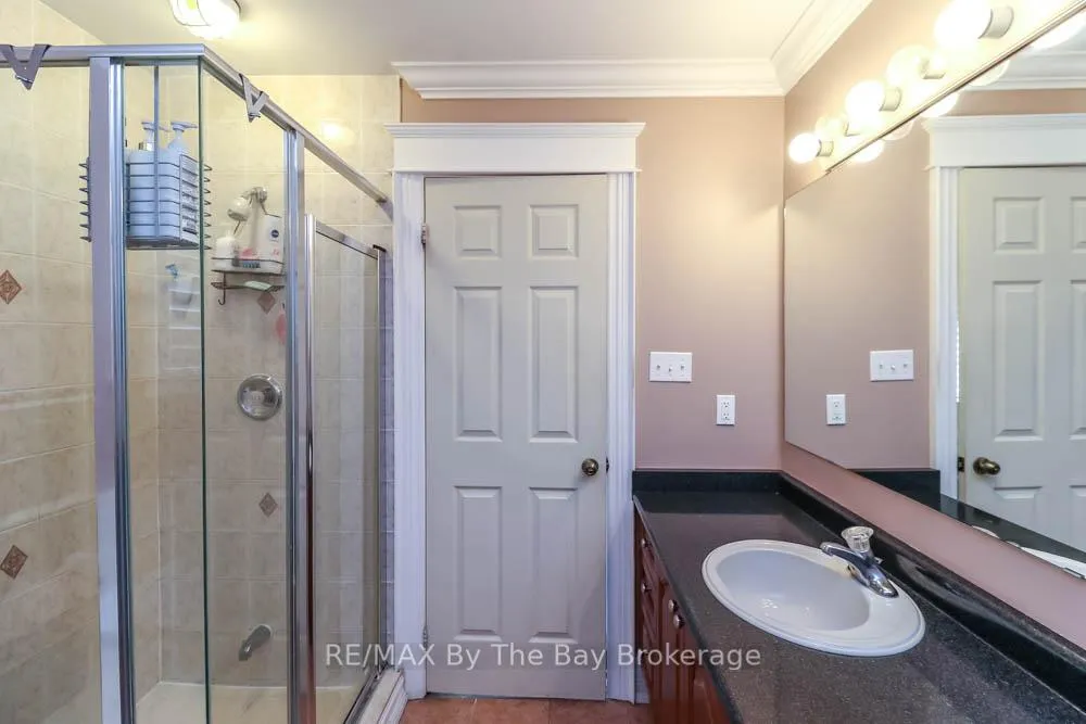 Photo 22 of 121 Royal Beech Drive, Wasaga Beach — HOMEH
