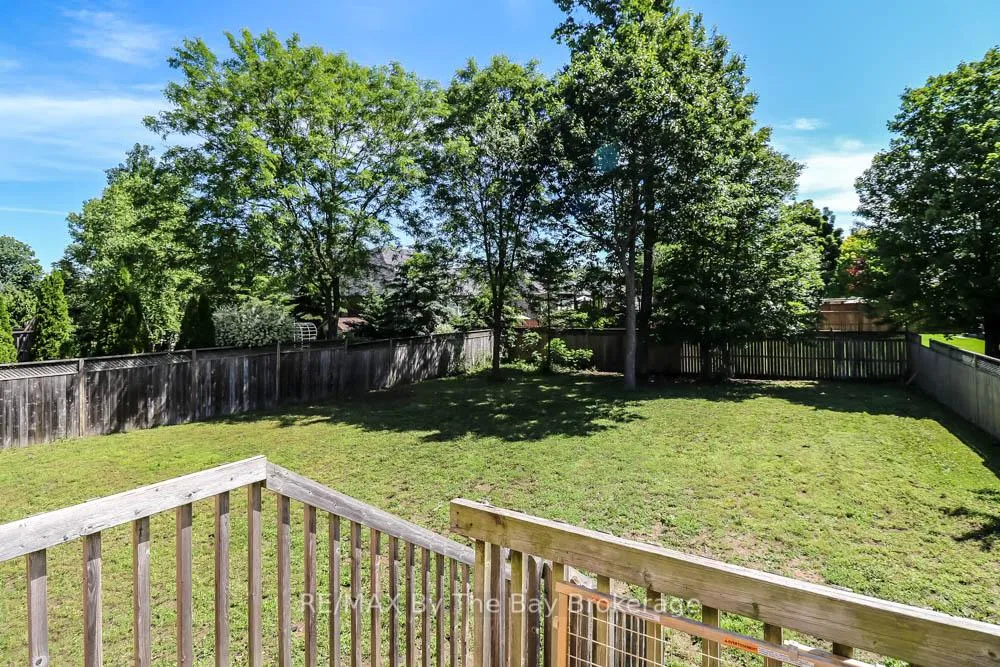 Photo 23 of 121 Royal Beech Drive, Wasaga Beach — HOMEH