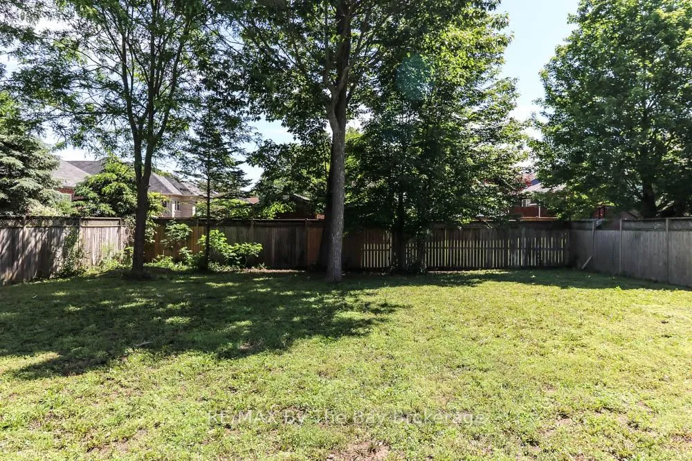 Photo 24 of 121 Royal Beech Drive, Wasaga Beach — HOMEH
