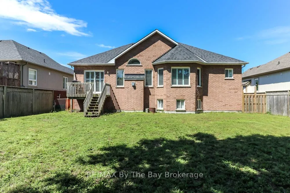 Photo 25 of 121 Royal Beech Drive, Wasaga Beach — HOMEH