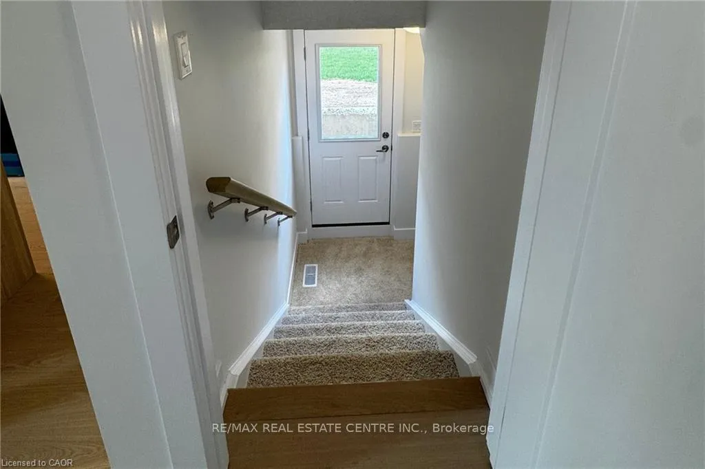 Photo 3 of 123 Maple Street, Mapleton, Drayton — HOMEH
