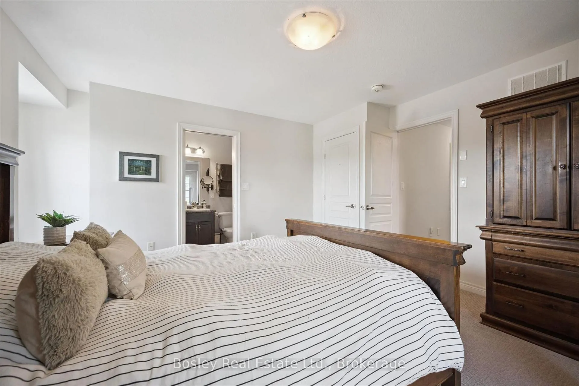 Photo 21 of 360 Louisa Street, Kitchener, Mount Hope Huron Park — HOMEH