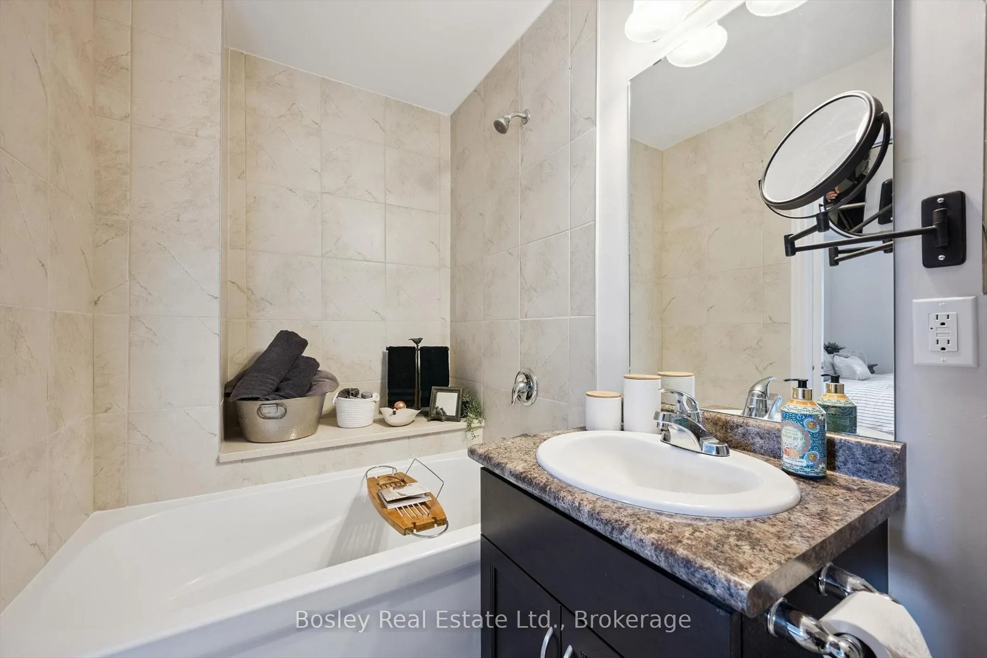 Photo 23 of 360 Louisa Street, Kitchener, Mount Hope Huron Park — HOMEH