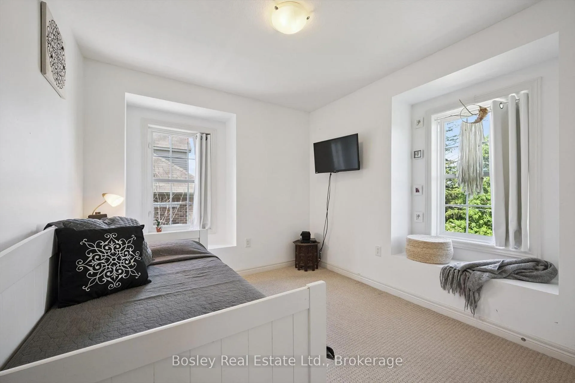 Photo 24 of 360 Louisa Street, Kitchener, Mount Hope Huron Park — HOMEH