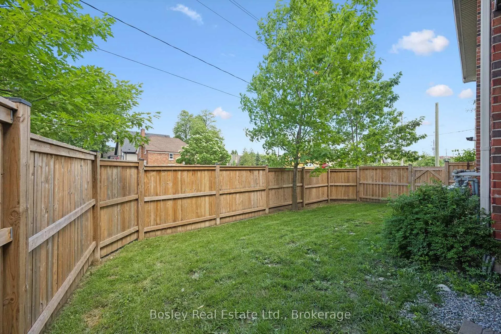 Photo 35 of 360 Louisa Street, Kitchener, Mount Hope Huron Park — HOMEH
