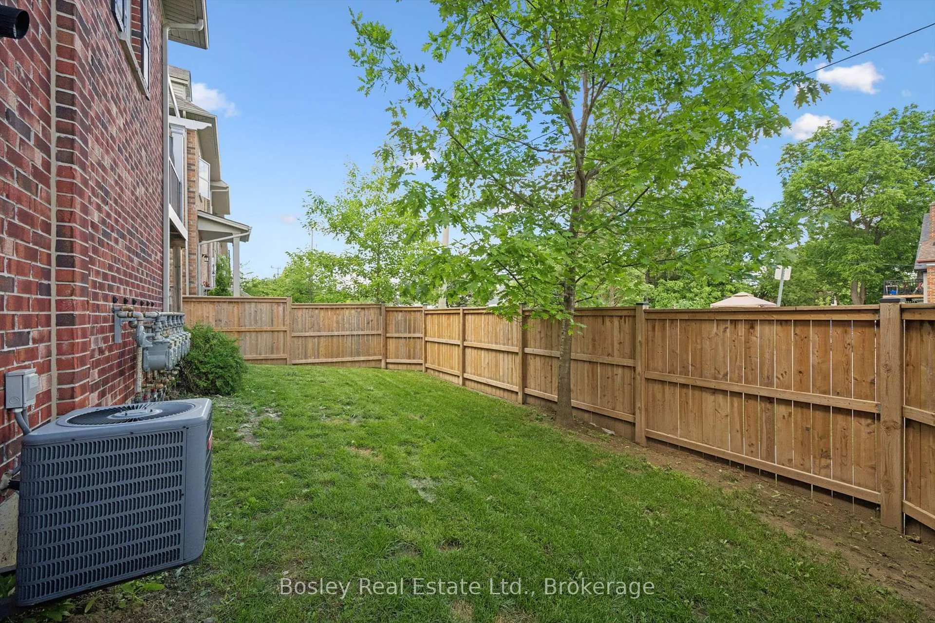 Photo 37 of 360 Louisa Street, Kitchener, Mount Hope Huron Park — HOMEH