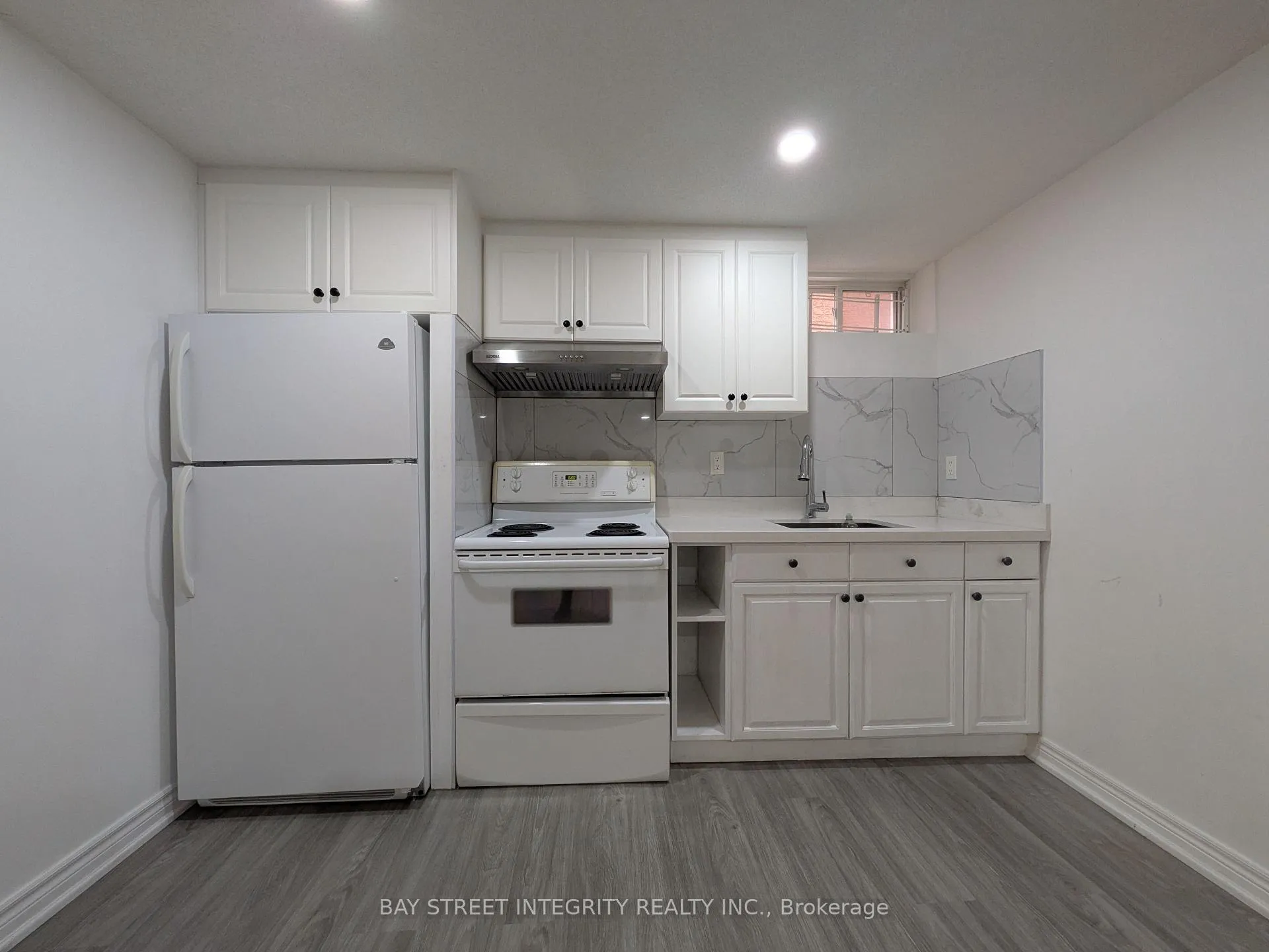 Photo 2 of Lower 37 Sandham Crescent, Markham, Middlefield — HOMEH